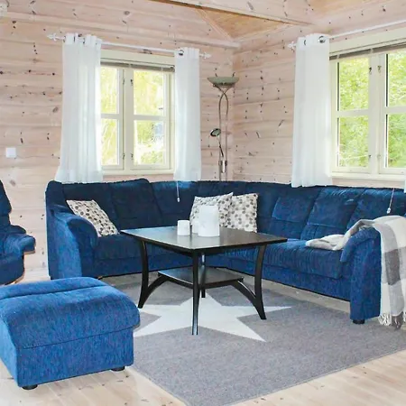 4 Bedroom In *